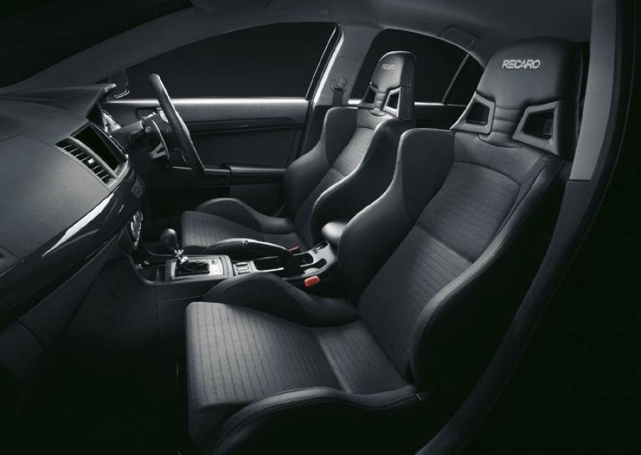  Mitsubishi Lancer Evolution X 2007 года  (фото 89 из 149)